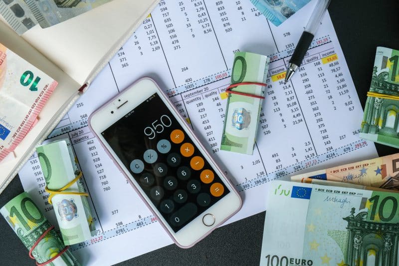 Corona Pandemie: Hilfsgelder werden geprüft und evtl. rückgefordert! Bild: @anastasia.yanishevska via Twenty20